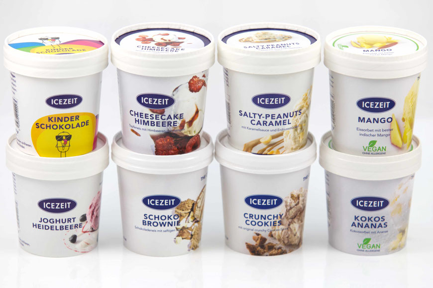 Abgefüllte Becher von ICEZEIT handwerklich hergestelltem Speiseeis