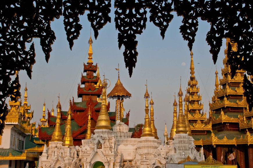 In der Schwedagon Pagode