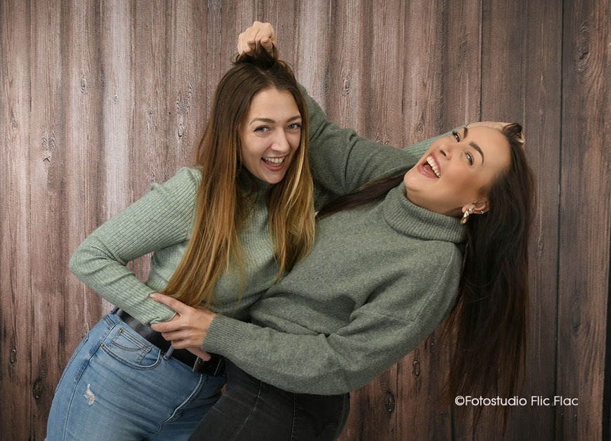 Familienfotos im Fotostudio Flic Flac in wunderschönen Hintergrundkulissen. 