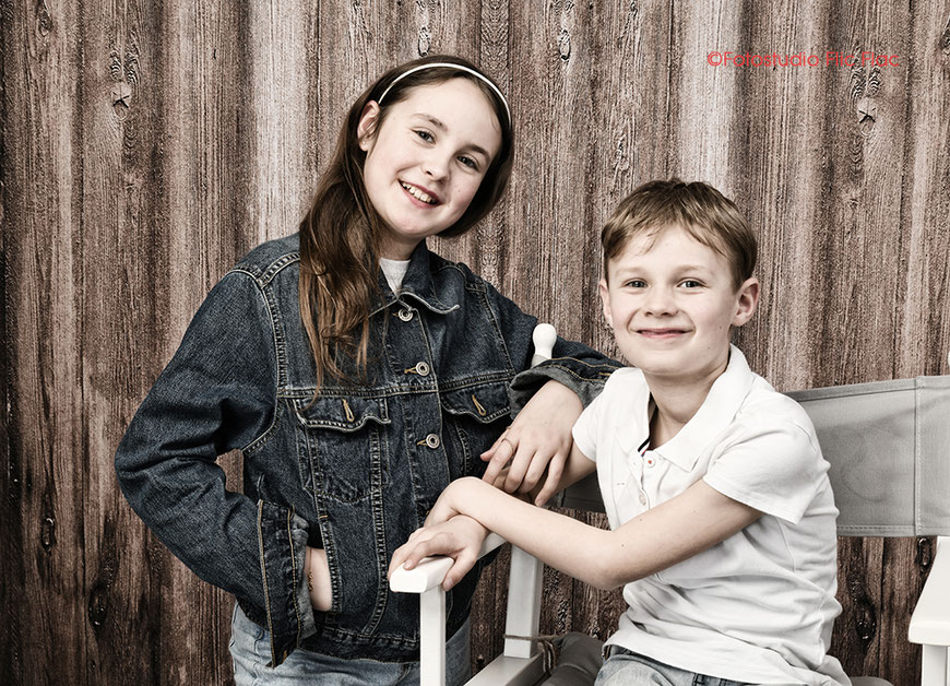 Familienfotos im Fotostudio Flic Flac in wunderschönen Hintergrundkulissen. 
