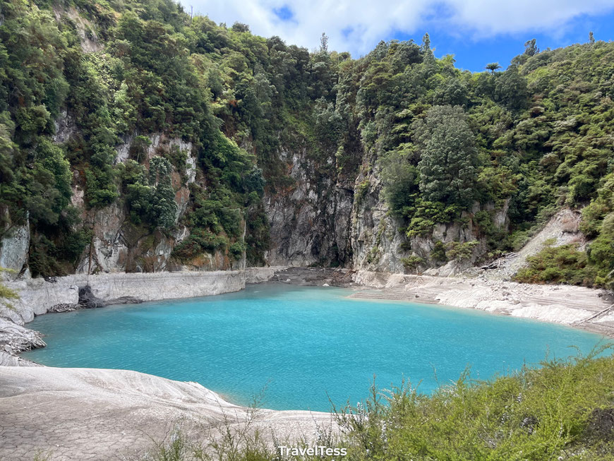 Blauw kratermeer Waimangu