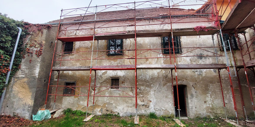 Die Fassade vor der Restaurierung.