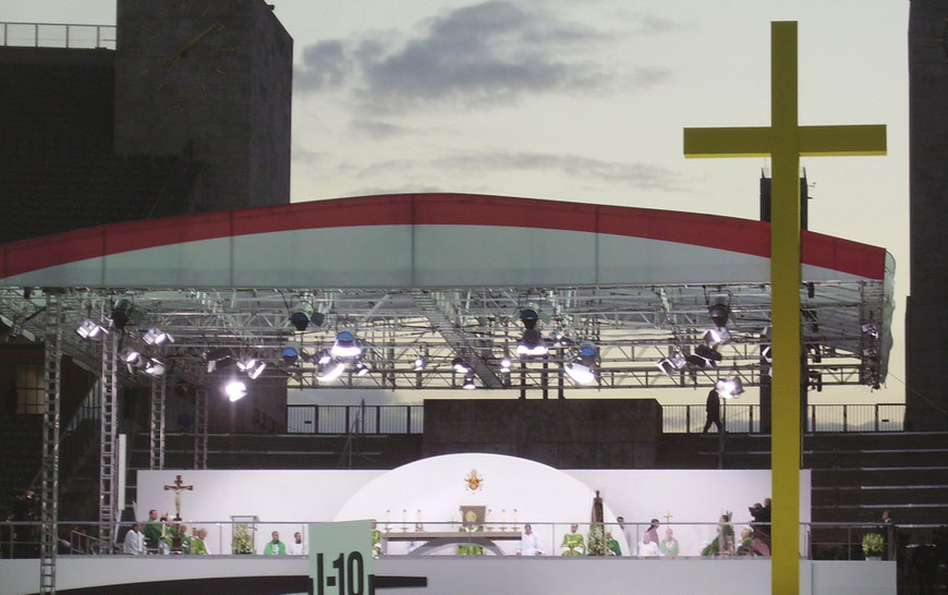 Im Olympiastadion in Berlin feierte Papst Benedikt XVI. einen Gottesdienst mit den gläubigen Menschen unseres Landes.