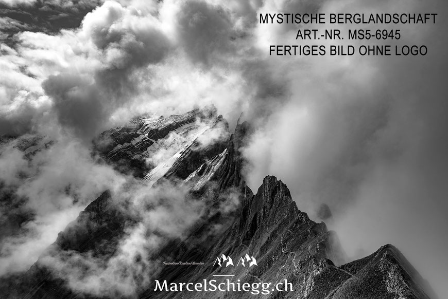 Wandbild, Mystische Berglandschaft, Nebel