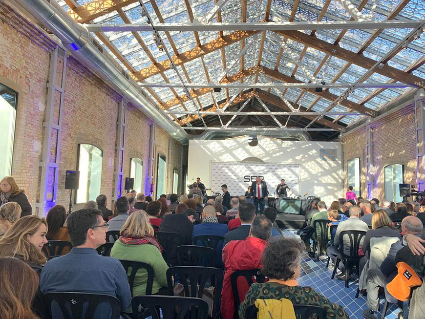 El interior de la vieja Lonja de Dénia, totalmente rehabilitada para albergar toda clase de eventos. Foto Aehtma.