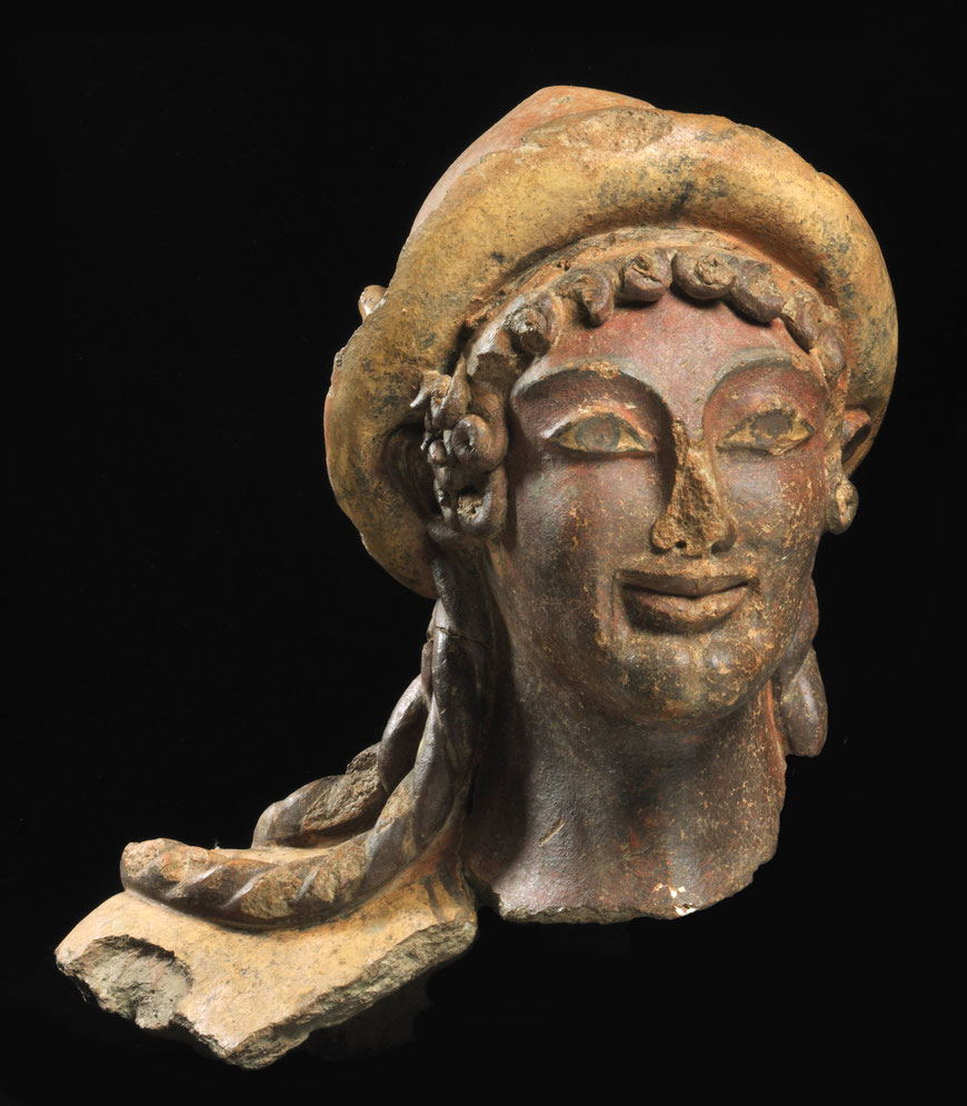Kopf einer Terrakottastatue des Gottes Hermes.