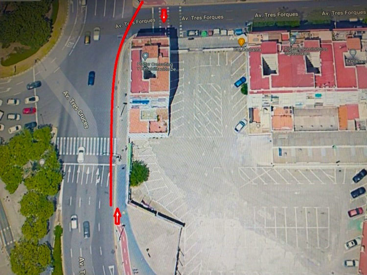 Imagen de Google Maps, cruce con las Avenidas Tres Forques con Tres Cruces en Valencia
