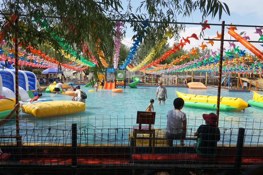 Le parc de Xiedao propose des activités adaptées aux plus jeunes : la plupart des visiteurs sont des familles avec enfants.