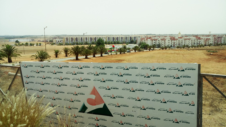 Tamesna, « ville nouvelle » et presque déserte, située à 20 km de Rabat dont la construction est assurée par le holding d’aménagement Al Omrane