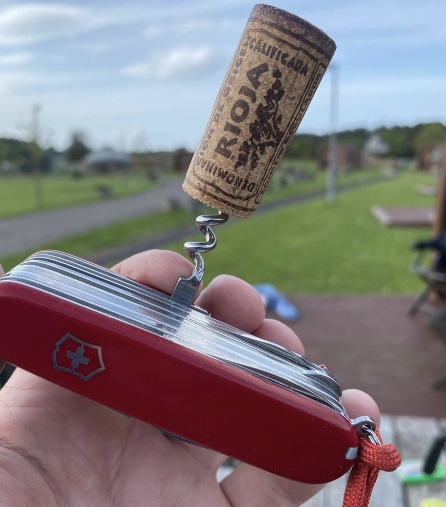 Victornox with Rioja cork