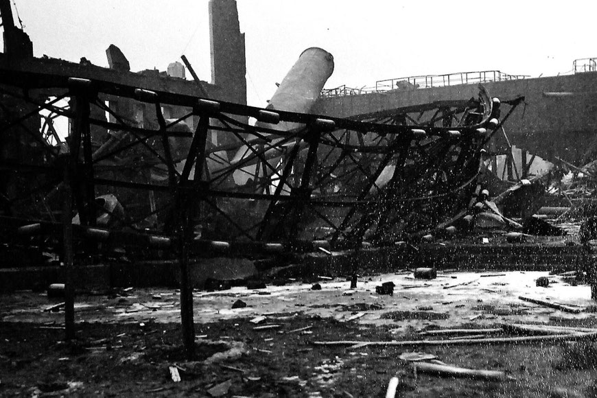 Am 16. Januar 1942 kam es im Stickstoffwerk vermutlich durch einen Gasaustritt im Gasometer zu einer Explosion, die verheerende Auswirkungen hatte.© Repro: Archiv
