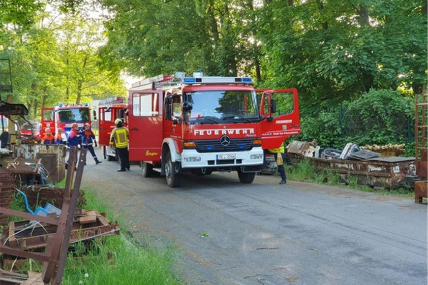 Im Einsatz sind die Löschzüge Oer und Erkenschwick der Freiwilligen Feuerwehr sowie die Jugendfeuerwehr Oer-Erkenschwick. © Regine Klein