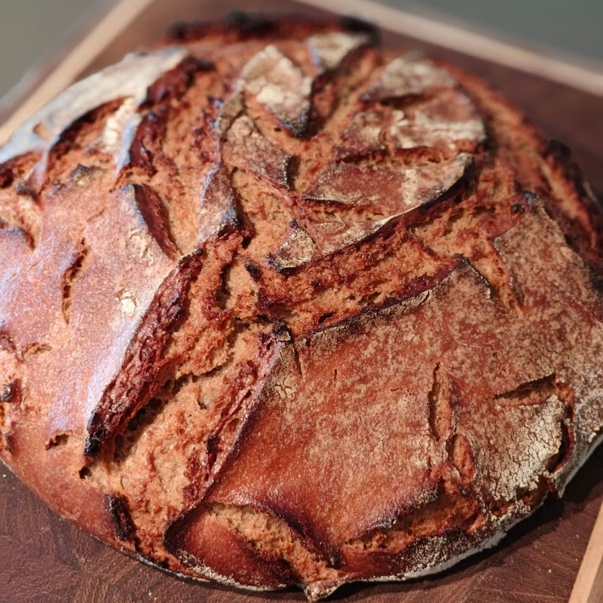 Roggenbrot mit Sauerteig ohne Hefe Räuchern, Brotbacken und Wursten