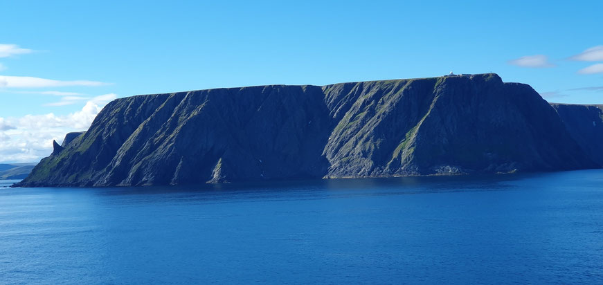 Blick auf das Nordkap vom Kreuzfahrtschiff
