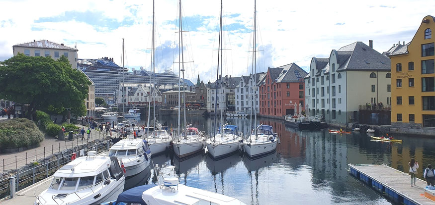 Meeresarm Ålesundet in der Ålesunder Innenstadt