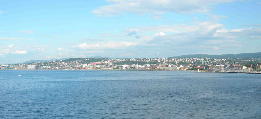 Blick von der Mündung des Flusses Nidelva auf Trondheim