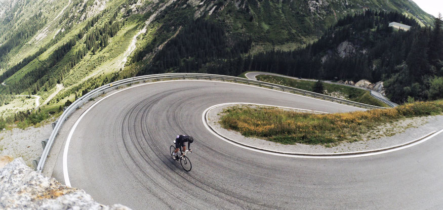 Rennradfahrer auf der Silvretta Hochalpenstraße