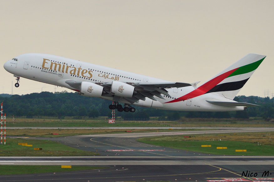 A380-800 (A6-EOA) 