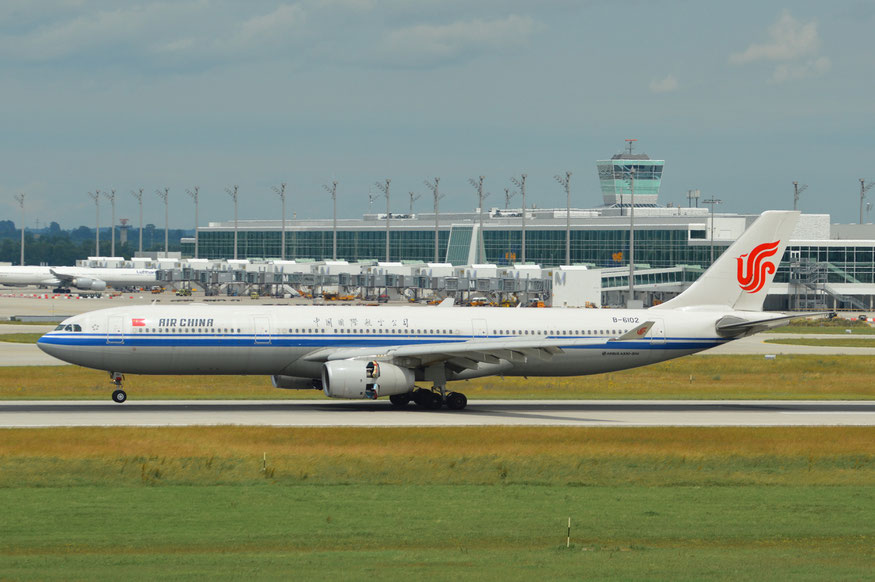 A330-300 (B-6102)