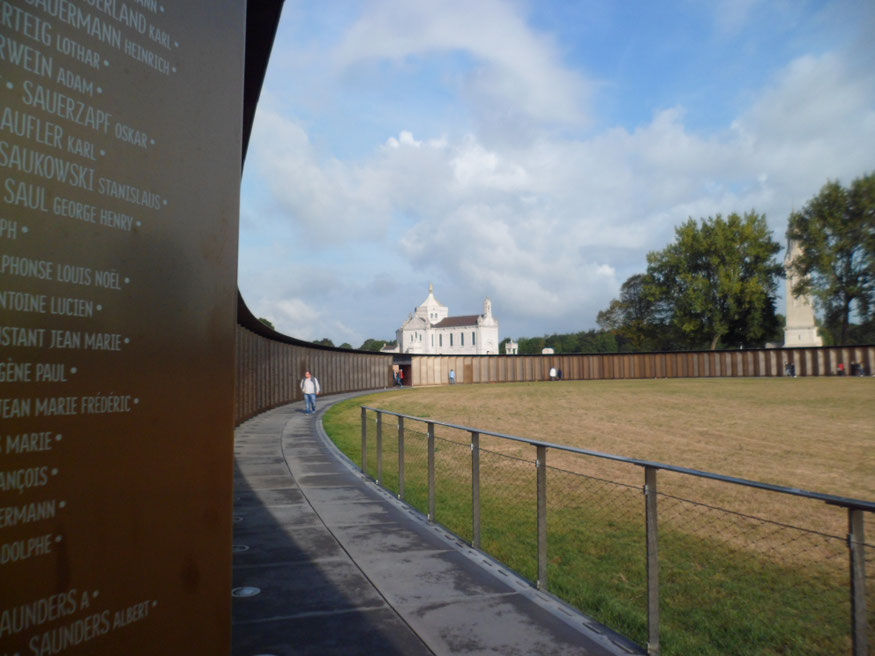 Anneau de Mémoire et Nécropole de Lorette