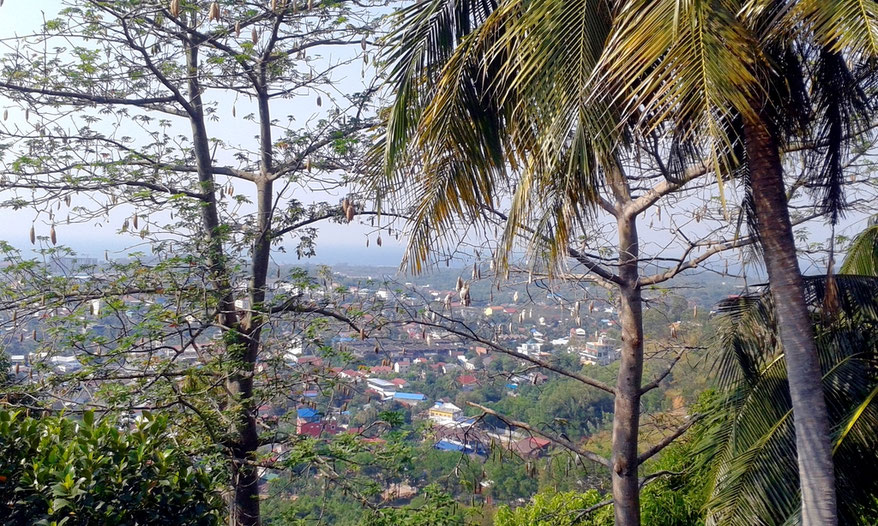 Blick von der Pagode auf Sihanoukville