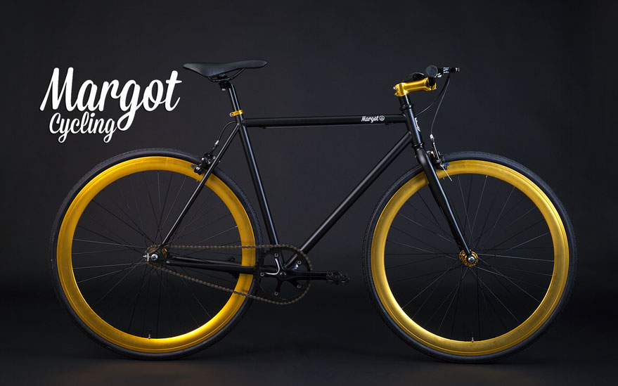 Bici scatto fisso ELDORADO: "I cerchi e i dettagli anodizzati spiccano al sole. L'eleganza del nero e il fascino dell'oro: irresistibile Eldorado!"