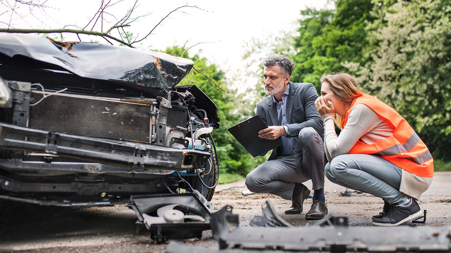 Schadensregulierung nach dem Unfall: Warum der richtige Kfz-Gutachter über Ihr Geld entscheidet