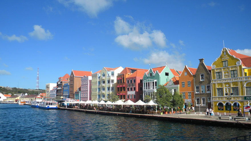 Handelskade an der Sint Annabaai in Willemstad, Curaçao
