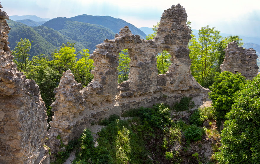 Cesargrado pilies griuvėsiai prie Klaneco Kroatijos Zagoreje