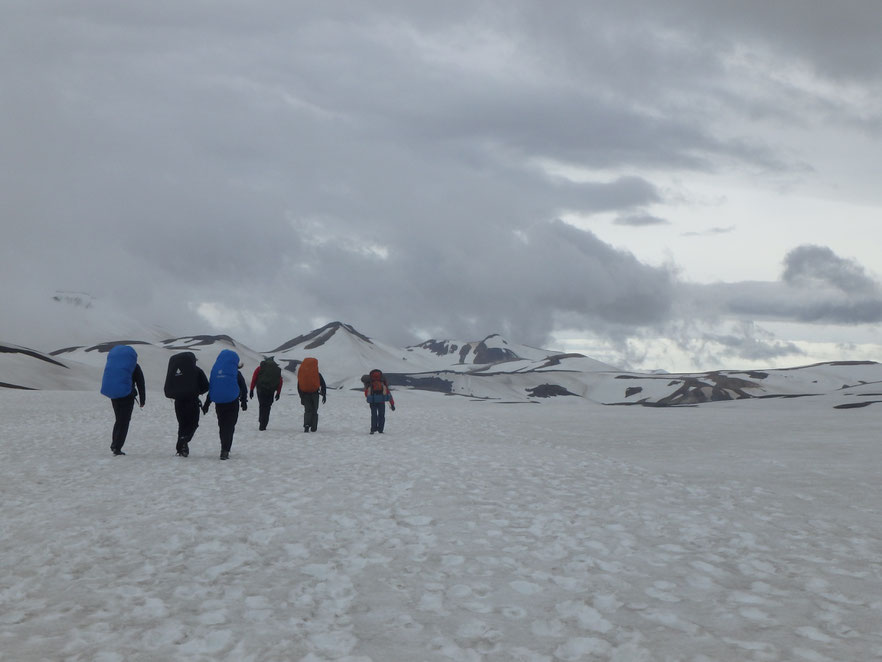 Laugavegur, Hrafntinnusker snow June.