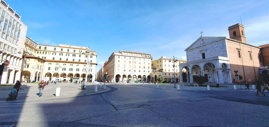 Plazza Grande - der "Cruise Shuttle Stop" ist nur 100 m entfernt