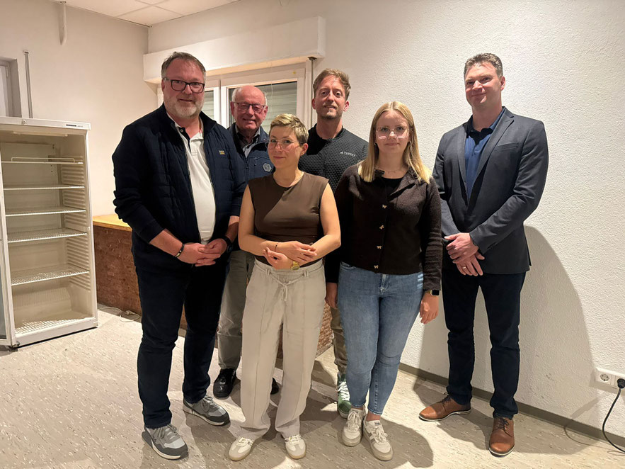 von links nach rechts: Marcus Schädler (Organisation/Veranstaltungen), Helmut Märkle (Mitgliederverwaltung), Romina Kattner (Kassiererin), Thomas Kafka (neuer 2. Vorstand), Anna-Lena Hirsch (Schriftführerin), Stefan Raffelt (1. Vorstand)