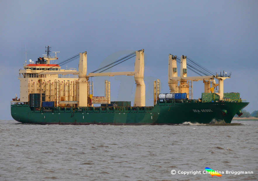 Der Mehrzweckfrachter Rickmers Seoul in Zea Seoul umbenannt