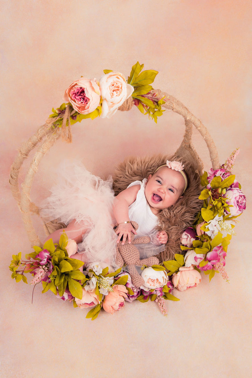 newborn in bedje
