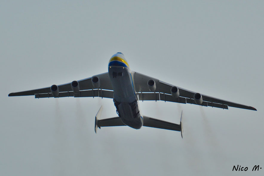 An-225 (UR-82060) 
