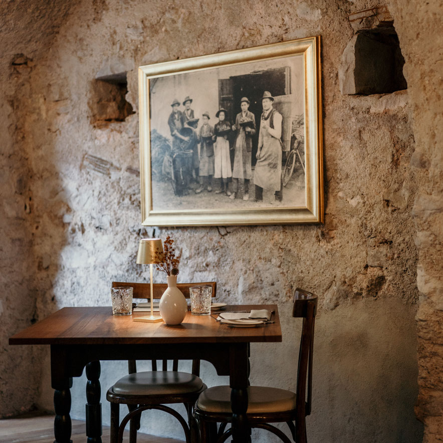 ANSITZ ROMANI - Tramin an der Weinstraße • Boutiquehotel mit Haubenrestaurant in Südtirol • Member of Mountain Hideaways ©Marika Unterladstätter