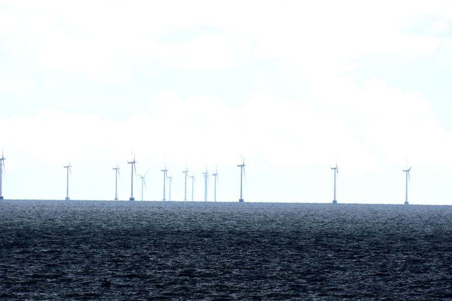 der offshore Windpark auf dem Überfahrt nach DK