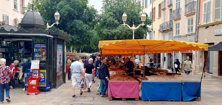 Markt „Le Cours Lafajette“