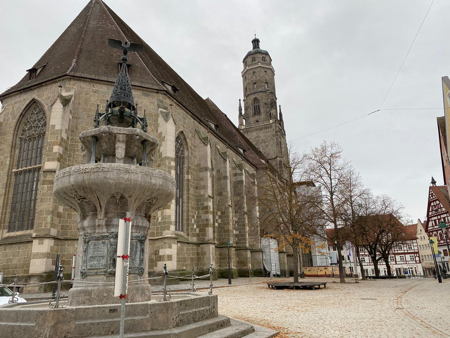 Nördlingen. Der Daniel ist weit ins Umland hinein zu sehen und auf dem Stellplatz mit seinem schönen Geläut zu hören
