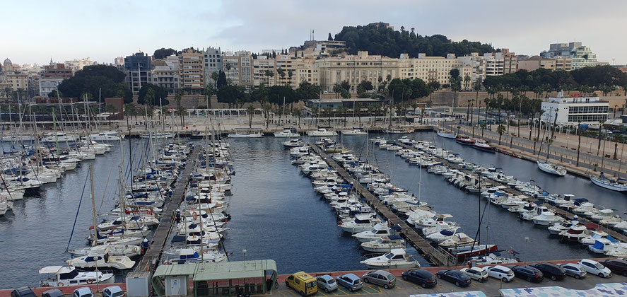 Blick vom Schiff auf die Festung Castillo de la Concepción 