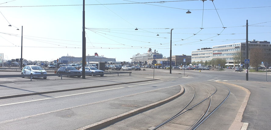 Blick von der Haltestelle Eiranranta zu den Liegeplätzen in Hernesaari