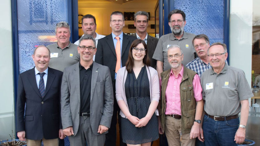Neben den sieben Vereinsmitgliedern nahmen Stadtwerke-Chef Dr. Panagiotis Memetzidis und Mitarbeiterin Jeannine Müller sowie Richard Janssen (vordere Reihe Mitte) teil, außerdem Christian Rohde (hintere Reihe 2.v.r.) neben Vereinschef Jens-Olaf Nuckel