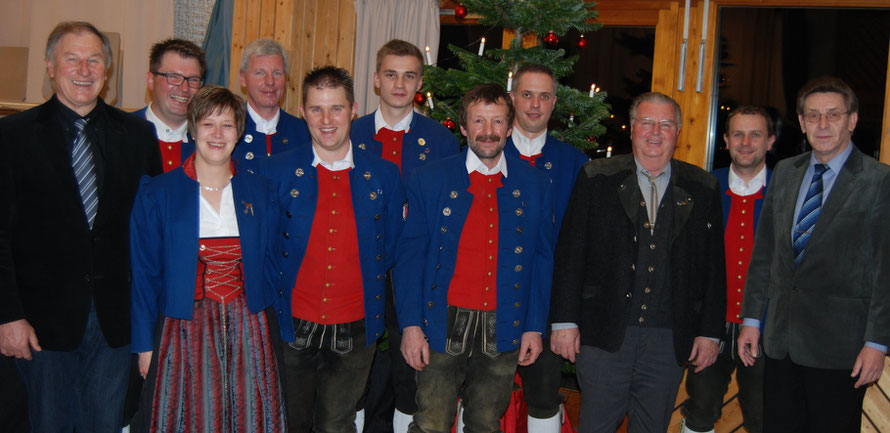 von links nach rechts: Josef Fiesel (Blasmusikkreisverband), Walter Rude (Vorstand), Monika Kibler (Vorstand), Peter Maucher, Joachim Ege, Roman Korntheuer, Fritz Schmid, Martin Bauer (Vorstand), Siegfried Linder, Jan Hofmaier (Vorstand), Hans Bimminger