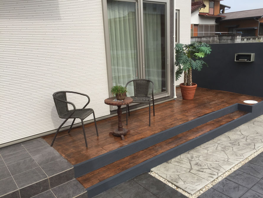 ウッドデッキ　樹脂デッキ　タイルデッキ　テラス　スタンプコンクリート　デザインコンクリート　樹ら楽　ココマ　ジーマ　暖蘭