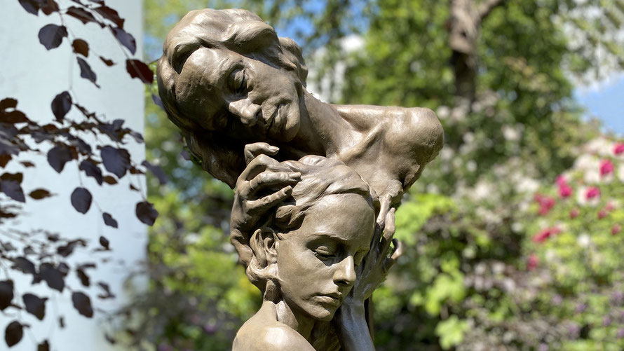 "My Shelter" on display in the garden of Galerie Margareta Friesen in Dresden, Germany