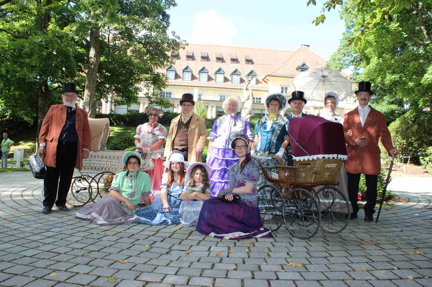 Die Biedermeier vor dem Kurhaus