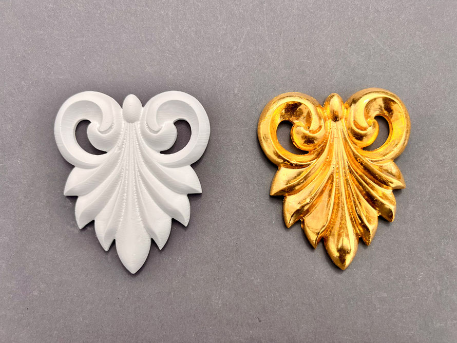 Stuckornament, vergoldet mit echtem Blattgold im Kunstkurs bei München