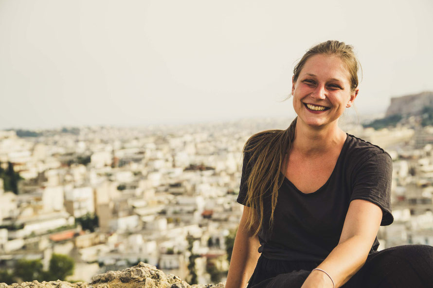 Annalena Strenger auf dem Lofos Streffi in Athen, Exarchia