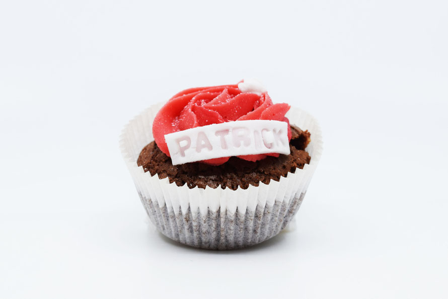 Cupcakes Mit Brownie Muffins Und Erdbeer Frischkase Frosting Kochtrotz Kreative Rezepte