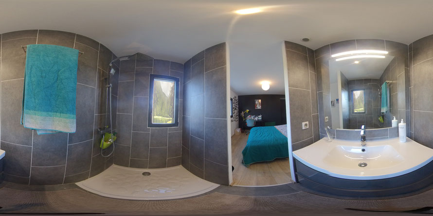 Exemple d'une image 360° d'une salle de bain. Photographe sur Montpellier Jean Philippe Tremoulet Breton.